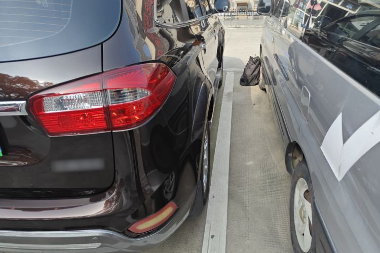 Used JMC Yusheng S350 2016 2.0T Automatic Two-Wheel Drive Gasoline Luxury Version with Sunroof 5 Seats
