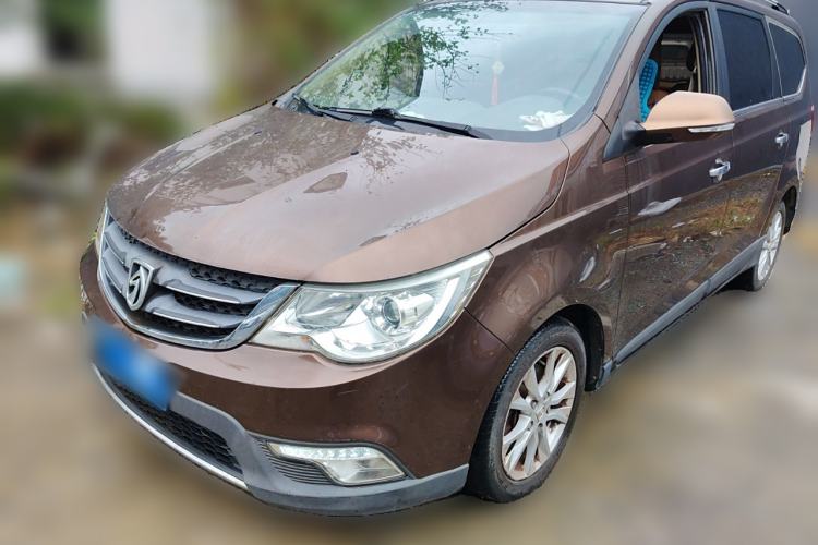 Used Baojun 730 2014 1.5L manual luxury trim 7 seats