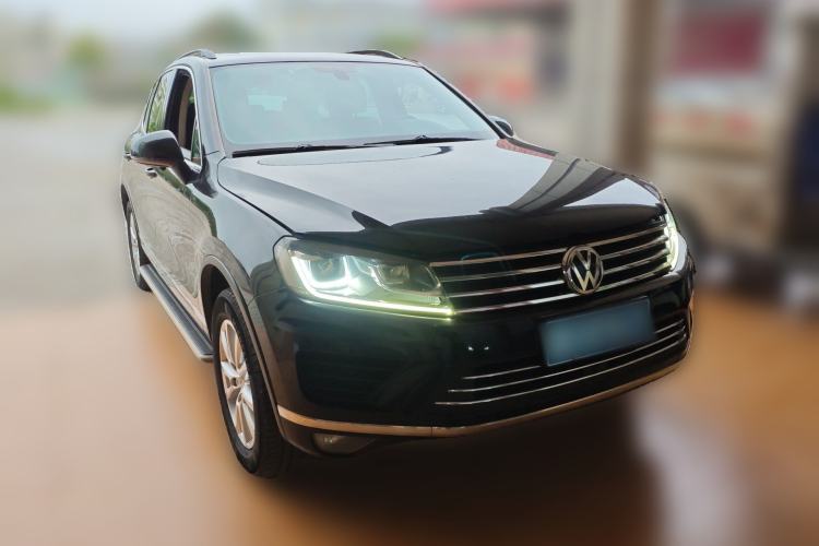 Used Volkswagen Touareg 2016 3.0 TSI Standard Version Front Right 45 Deg