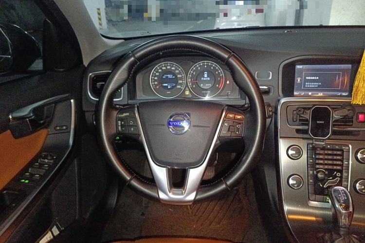 Used Volvo V60 2013 T5 Zhiya Edition
