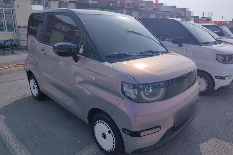 Used Chery QQ Ice Cream 2024 Youth Edition 205km Milkshake Front Right 45 Deg