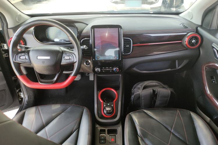 Used Chery QQ Little Ant 2022 Restyled Version Sweet Pink Edition Half-Sugar Version 30.6 kWh 30 kW 301 km Center Console