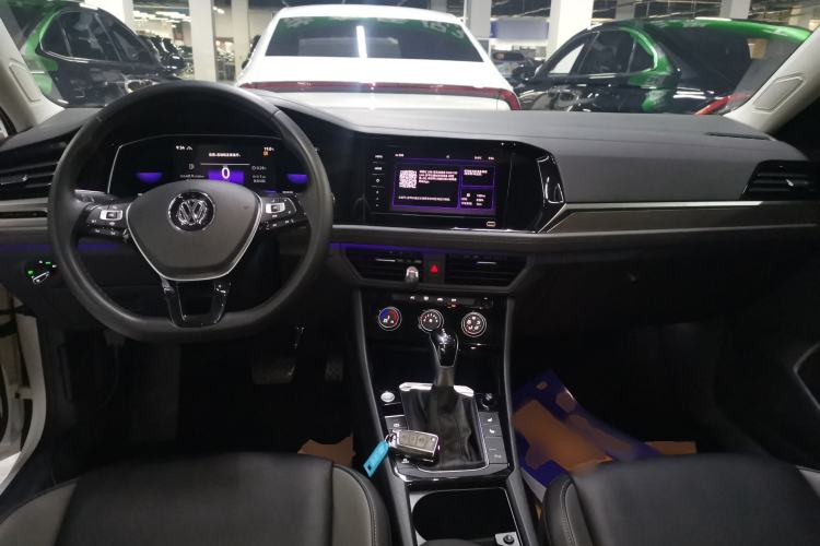 Used Volkswagen Sagitar 2022 280TSI DSG Flyover Edition Center Console