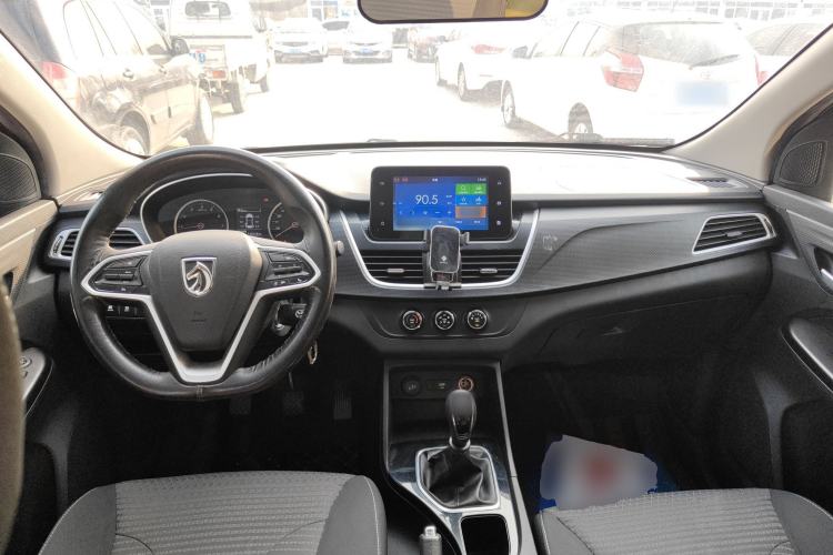Used Baojun 730 2021 1.5L Manual Fashion Version 7 Seats Center Console