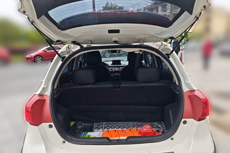 Used Haval H1 2016 Revised Version Blue Badge 1.5L AMT Luxury Edition Trunk