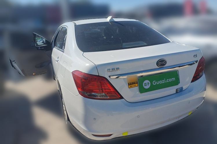 Used BYD e5 2018 450 Smart Connect Deluxe Edition
