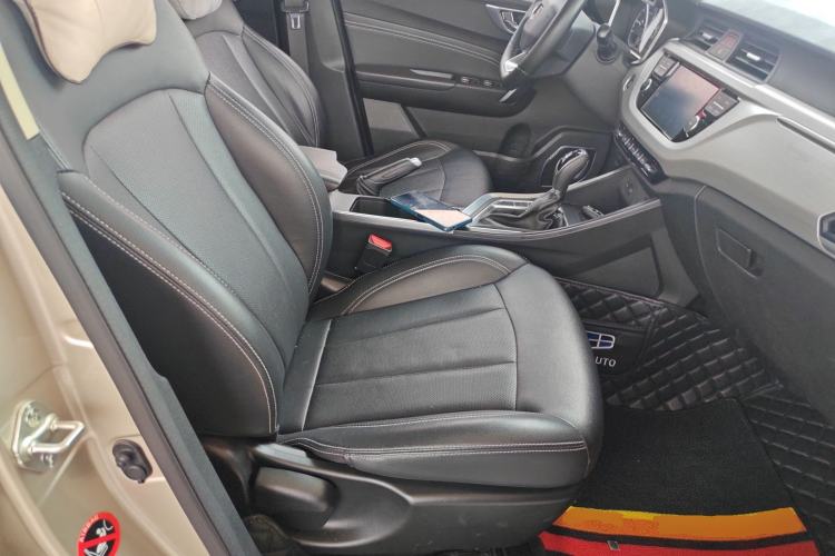 Used Geely Auto Vision X3 2019 Upgraded Model 1.5L CVT Prestige Version Right Front Seat