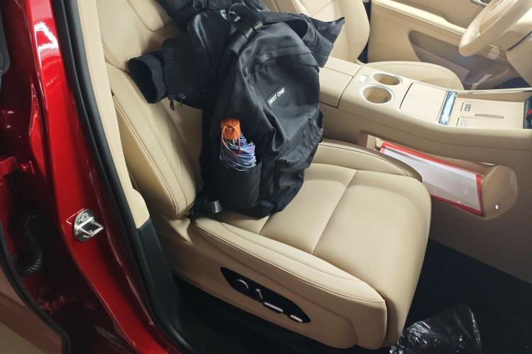 Used Hima AITO M5 2025 Extended-Range Ultra Rear-Wheel-Drive Version Right Front Seat