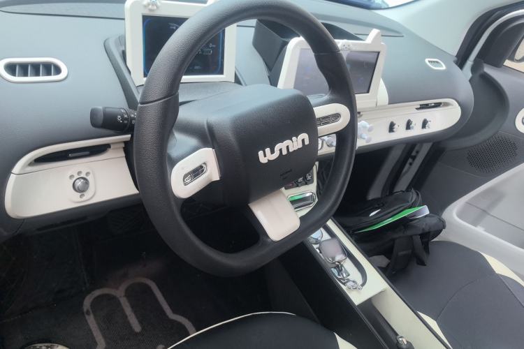 Used CHANGAN NEVO Lumin 2022 210km Sweet Edition Center Console