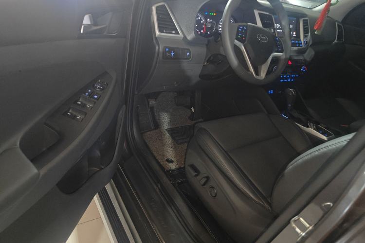 Used Hyundai Tucson 2018 1.6T Dual-Clutch Two-Wheel Drive 15th Anniversary Special Edition Driver Seat