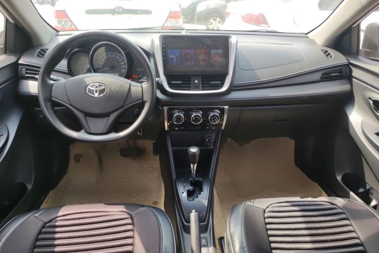 Used Toyota YARiS L Zhi Xuan 2016 Revised 1.5E CVT Charming Edition Center Console