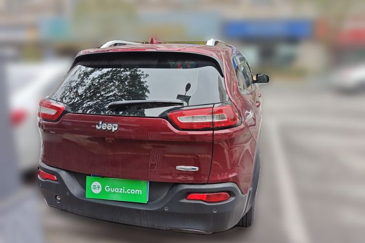 Used Jeep Cherokee 2016 2.0L Superior Edition
