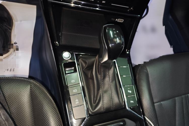 Used Volkswagen Passat 2022 330TSI Starry Luxury Edition Gear Lever