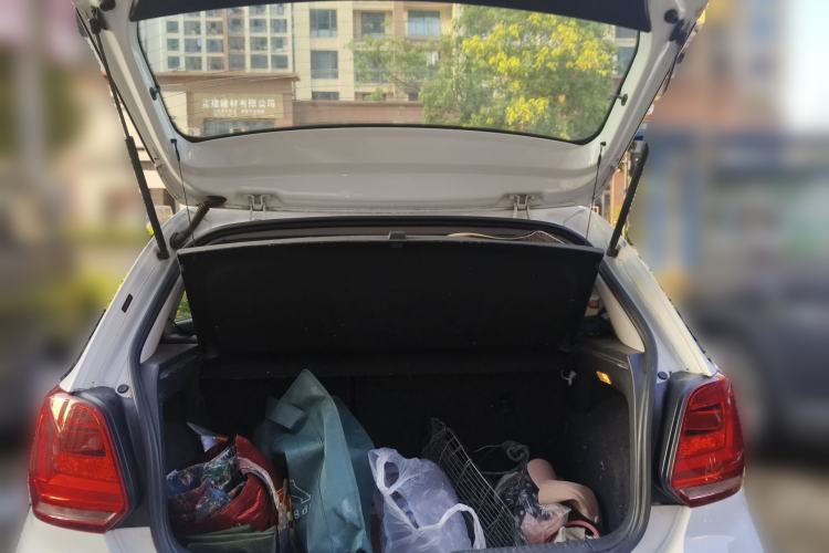 Used Volkswagen Polo 2016 1.6L Automatic Comfort Model
