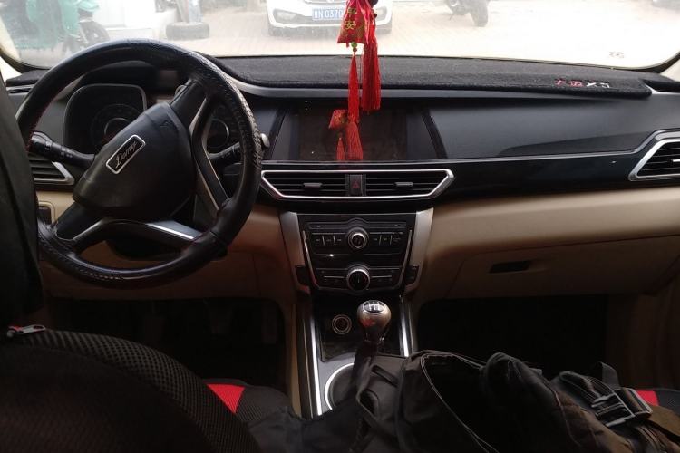 Used Zotye Domy X5 2015 1.5T Manual Luxury Version China IV Standard
