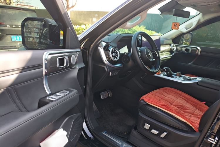 Used Tank 400 New Energy 2024 Hi4-T Off-Road Edition Driver Seat