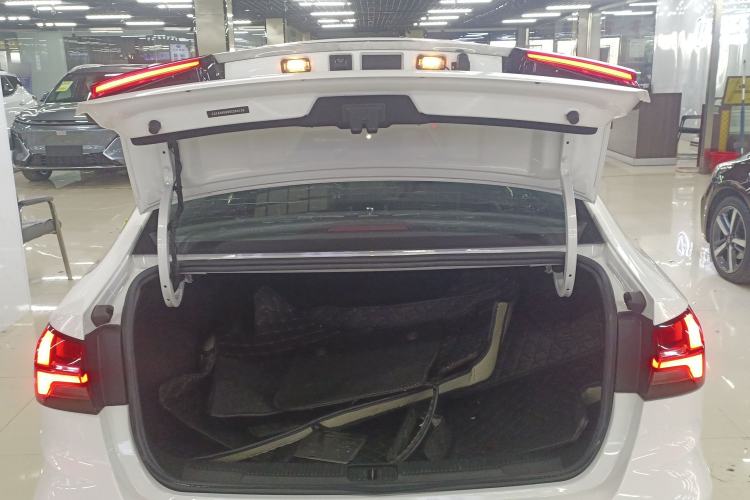 Used Roewe i5 2021 Revised Version 1.5L CVT Diamond Edition
