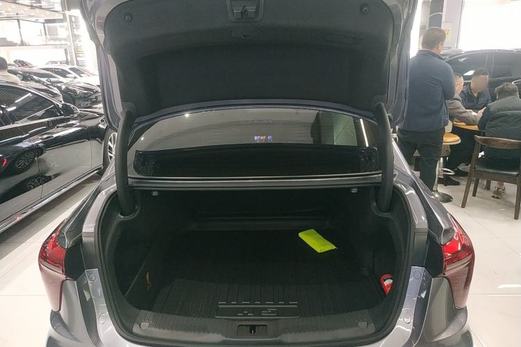 Used Hongqi H5 2023 2.0T Automatic Smart Connect Flagship Edition
