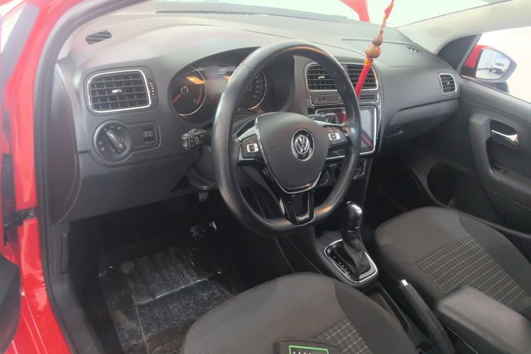 Used Volkswagen Polo 2018 1.5L Automatic Enjoyment Model Center Console