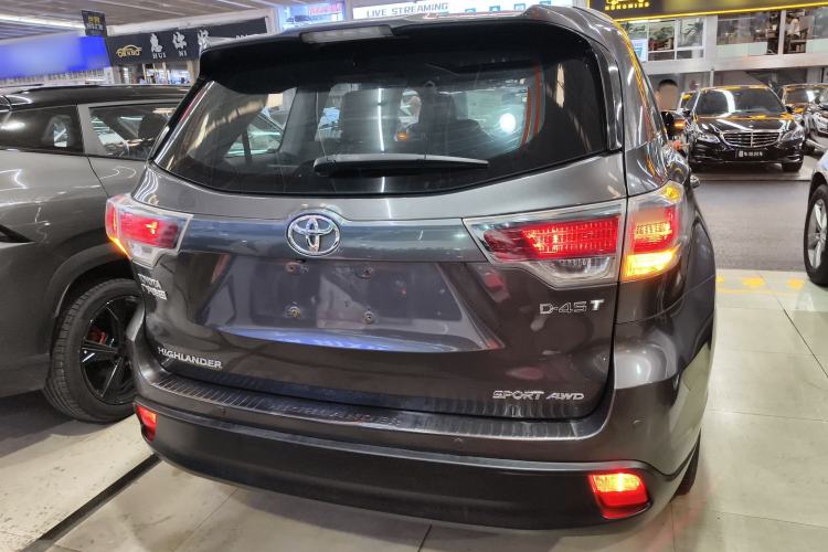 Used Toyota Highlander 2015 2.0T Four-Wheel Drive Luxury Edition 7-Seater Rear