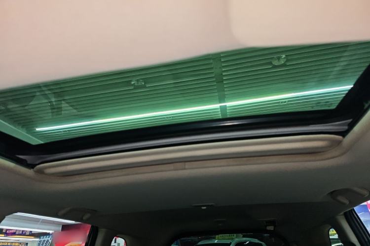 Used Mitsubishi Outlander 2019 2.0L Two-Wheel Drive Comfort Edition 7-Seater China VI Standard
