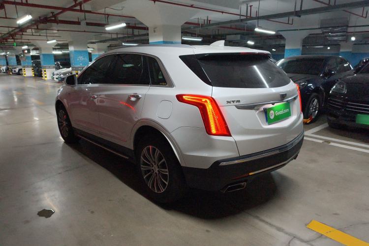Used Cadillac XT5 2018 25T Luxury Model Exterior 2