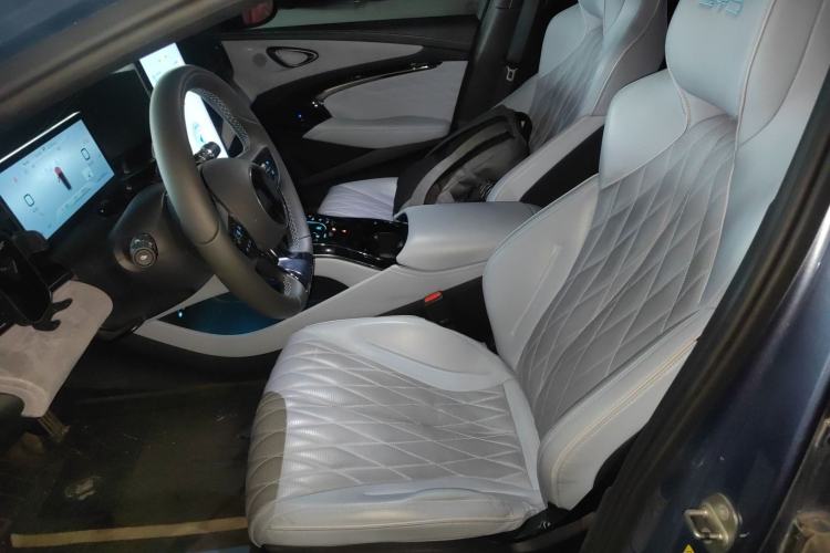 Used BYD Seal 2022 700 km Long-Range Rear-Wheel-Drive Version Left Front Seat