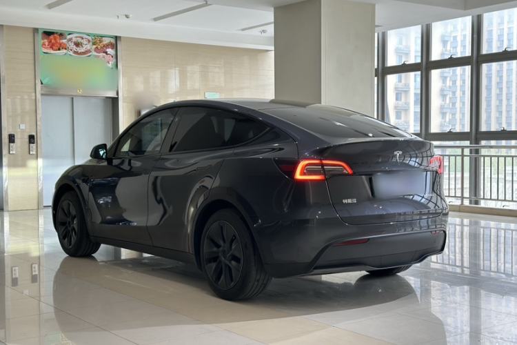 Used Tesla Model Y 2024 Rear-Wheel-Drive Version Exterior 3