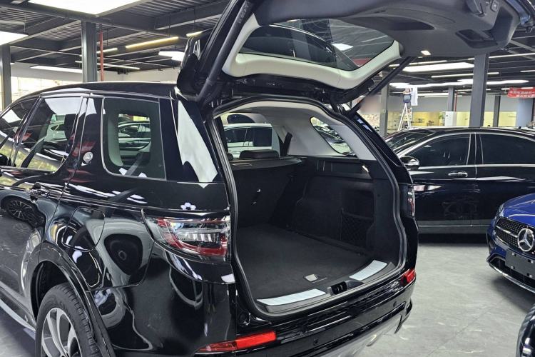 Used Land Rover Discovery Sport New Energy 2024 1.5T P300e Plug-in Hybrid Electric Version Trunk