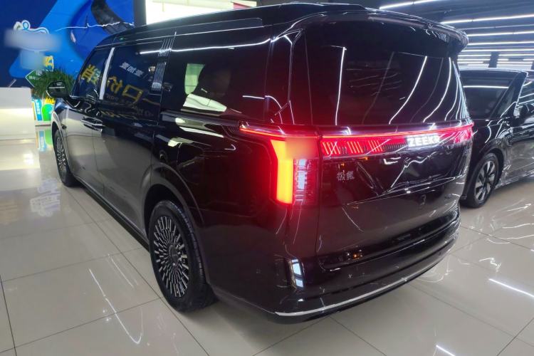 Used Zeekr 009 2024 7-Seater Aisle Version 108 kWh
