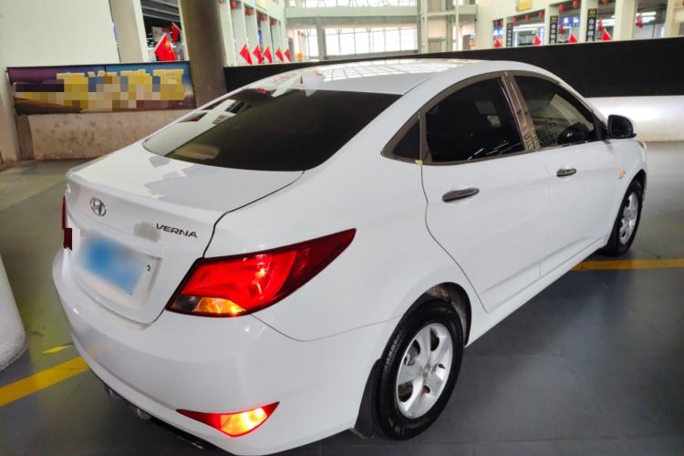 Used Hyundai Verna (older generation) 2016 1.4L Automatic Smart GLS Rear Right 45 Deg