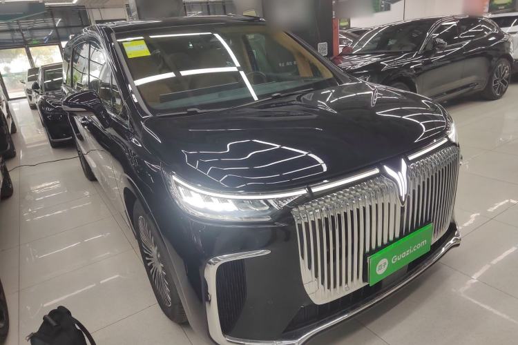 Used VOYAH Dream 2025 PHEV Four-Wheel-Drive Flagship Kunpeng Edition Front Right 45 Deg