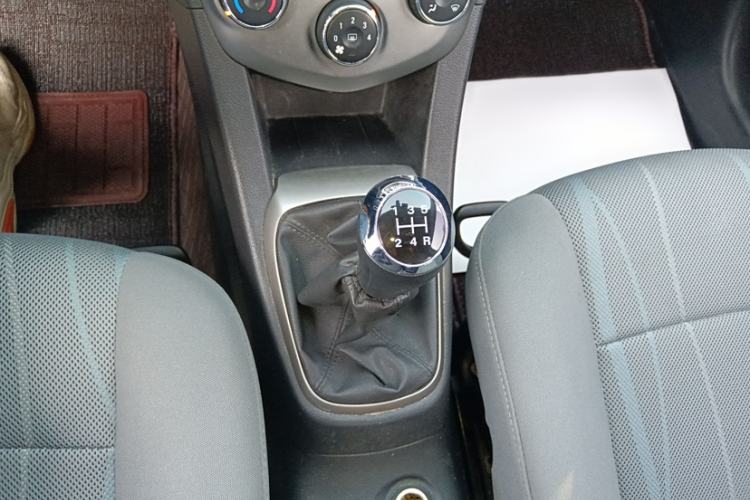 Used Chevrolet Aveo Sonic 2014 Sedan 1.4 SL MT Comfort Edition