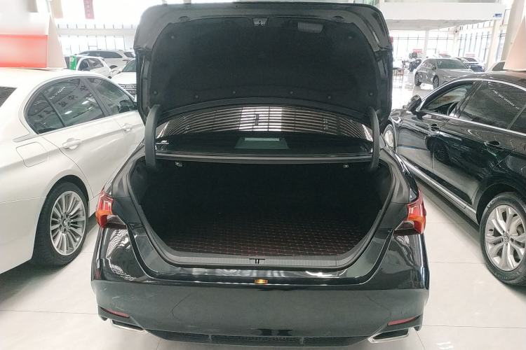 Used Toyota Avalon 2019 2.5L Touring Premium Version China VI Standard