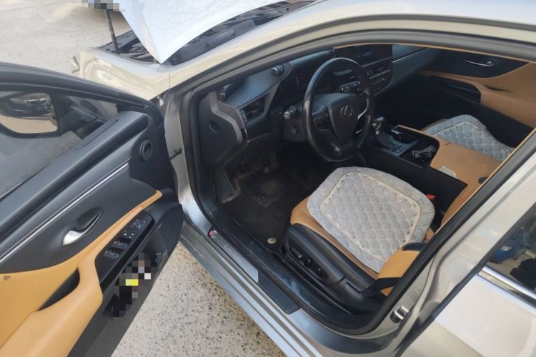 Used Lexus ES 2022 200 Excellence Edition
