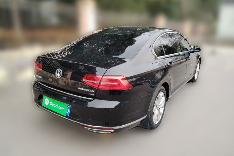 Used Volkswagen Magotan 2017 330TSI DSG Luxury Model Rear Right 45 Deg