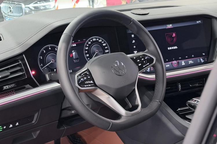 Used Volkswagen Touareg 2022 3.0 TSI Luxury Edition Black Diamond Sport Package
