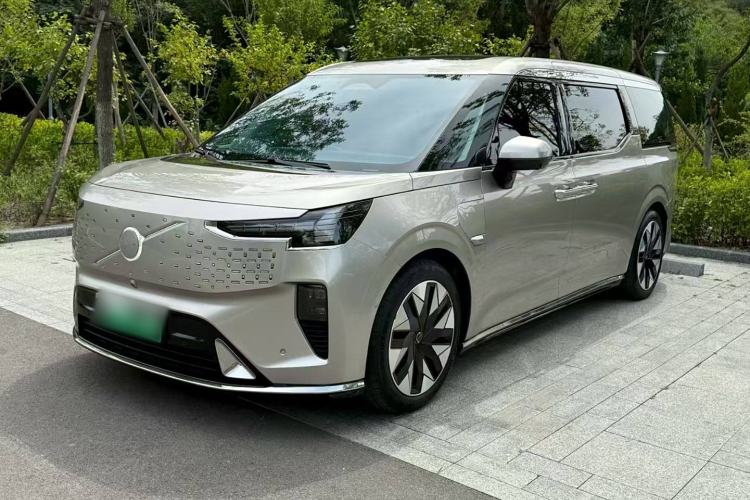 Used Volvo EM90 2025 Ultra Six-Seater