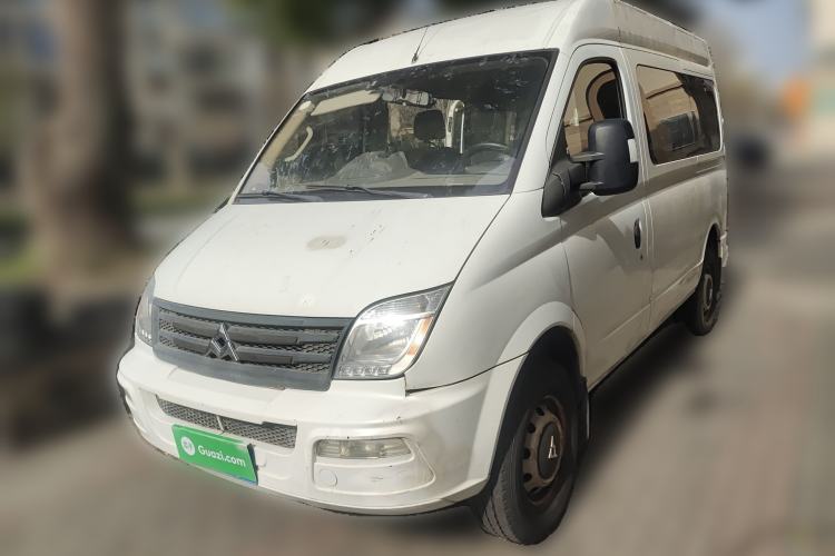 Used SAIC MAXUS Xintu V80 2014 2.5T Aotuntong Short Wheelbase Mid-Roof Model