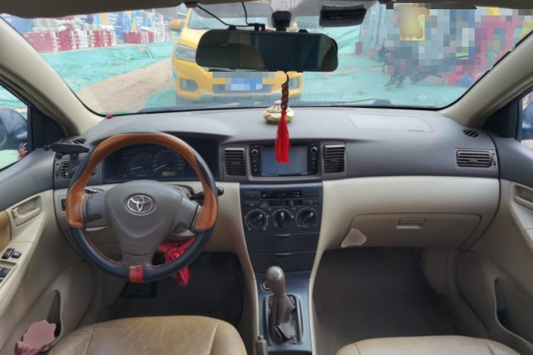 Used Toyota Corolla EX 2010 1.6L Manual Special Offer Edition Center Console