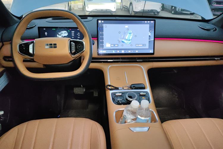 Used Geely Galaxy Galaxy Xingjian 7 EM-i 2025 120km Flagship Edition
