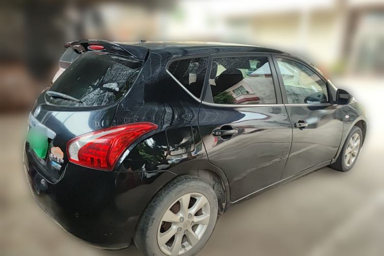 Used Nissan Tiida 2013 1.6L CVT Cool Cafe Edition
