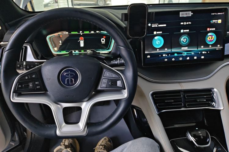 Used BYD Song PLUS New Energy 2021 EV Deluxe Model Center Console