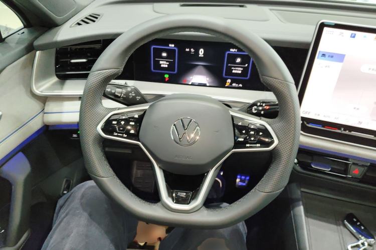 Used Volkswagen Tayron 2025 Tiguan L 380TSI 4Motion Luxury Easy Package Steering Wheel