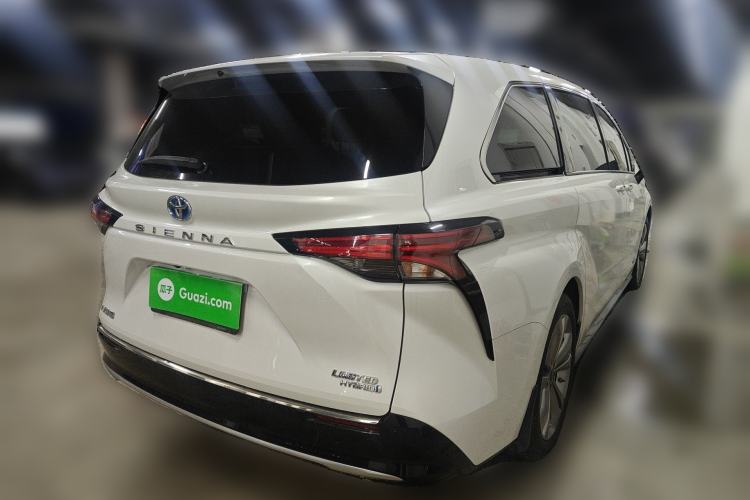 Used Toyota SIENNA 2023 2.5L Hybrid Deluxe Edition Rear Right 45 Deg