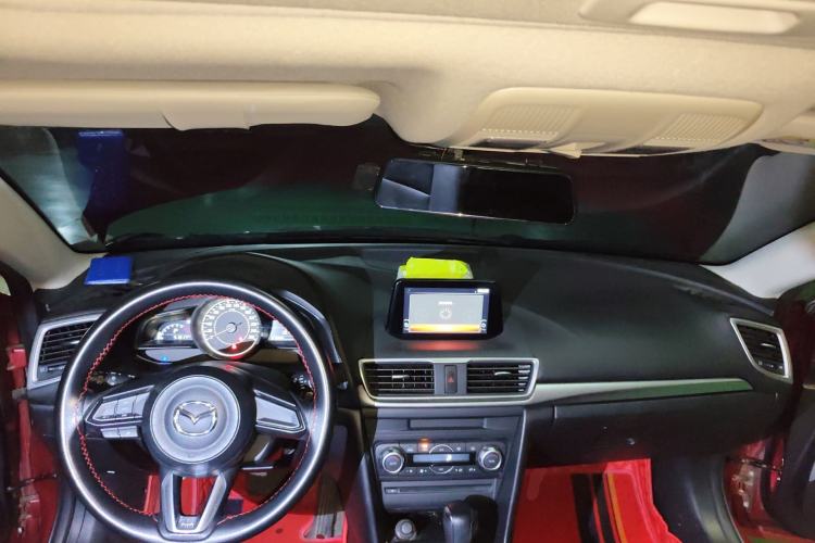 Used Mazda 3 Axela 2017 Sedan 1.5L Automatic Luxury Model Emission Standard China V
