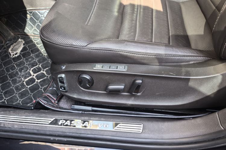 Used Volkswagen Passat 2016 3.0L V6 DSG Flagship Edition Interior 7