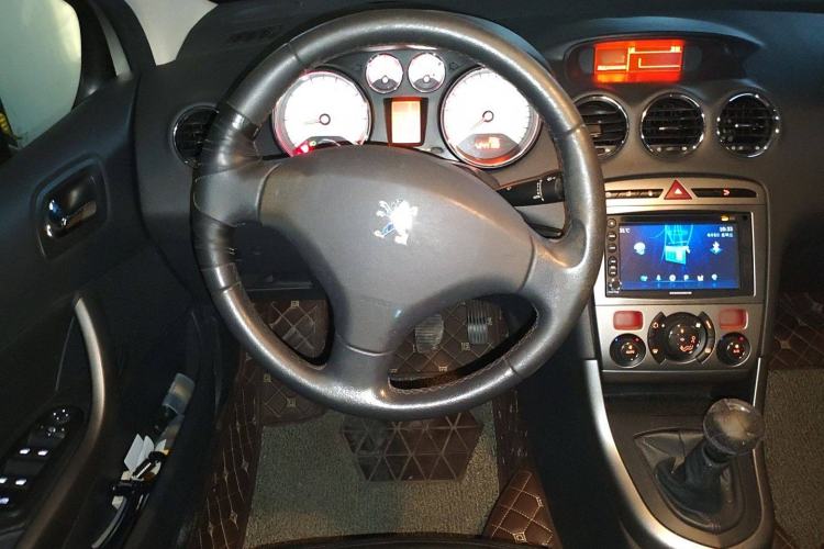 Used Peugeot 408 2011 2.0L Manual Luxury Edition