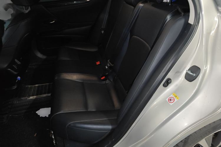 Used Lexus ES 2018 200 Excellence Edition China V Standard
