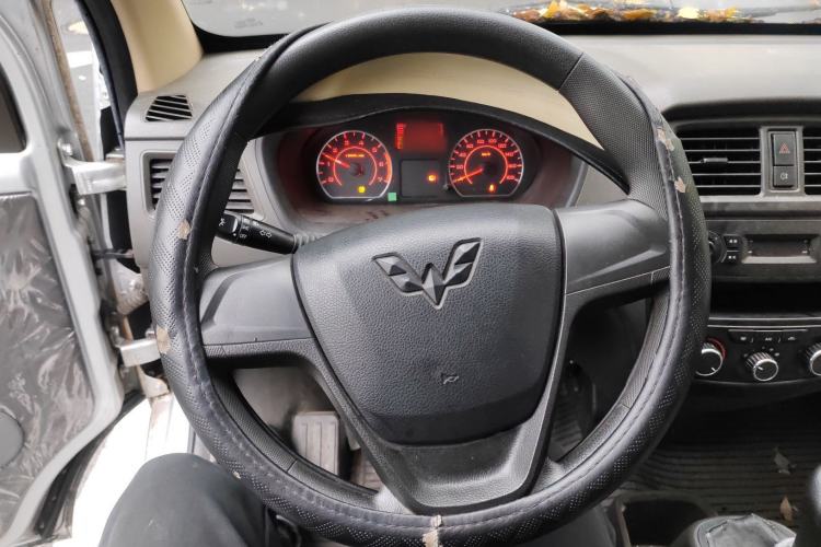 Used Wuling Rongguang S 2021 1.2L Base Model 7-Seater LSI Steering Wheel